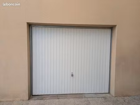 grand box / garde-meuble sécurisé 20m² – quartier port boinot