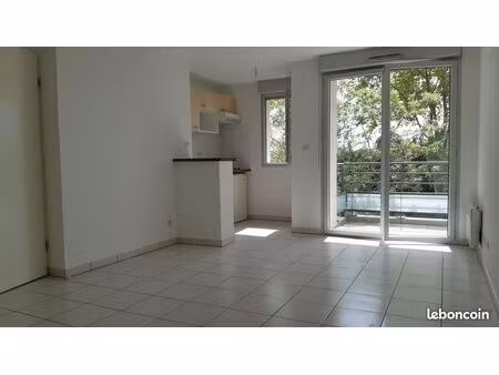 appartement avec parking 42m2 / entre particuliers