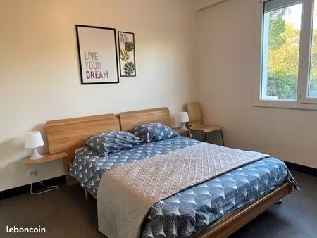 chambre meublée