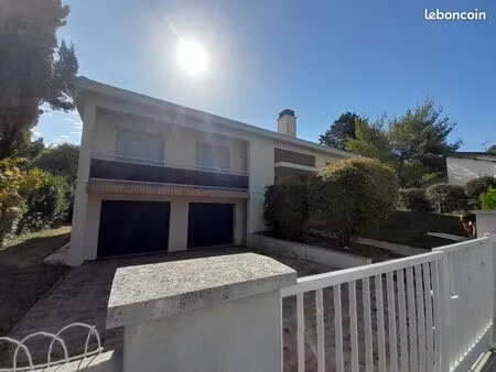 maison 7 pièces 196 m²
