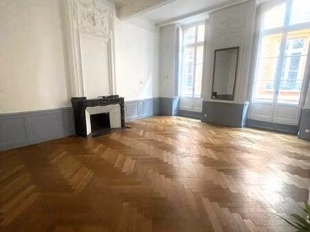 appartement t2 – toulouse carmes / esquirol
