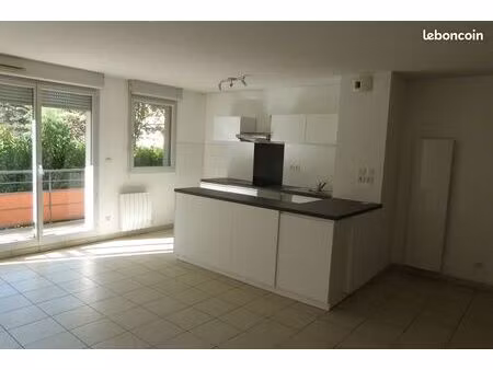 loue t3 + parking (toulouse - place de l'ormeau - clinique st exupery)
