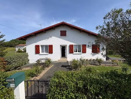 maison familiale de 150 m2 avec sous-sol complet et terrain constructible