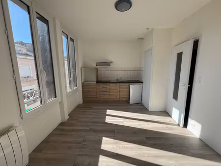 studio rénové à louer, centre ville, villeneuve sur lot (473