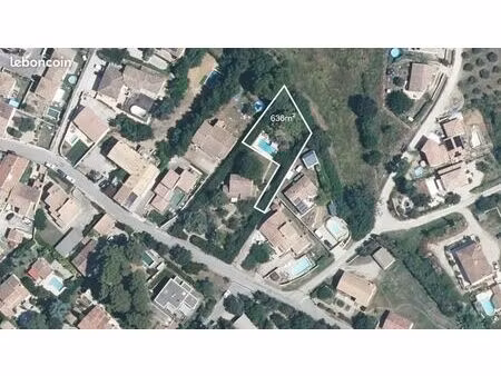? terrain 636m² avec piscine