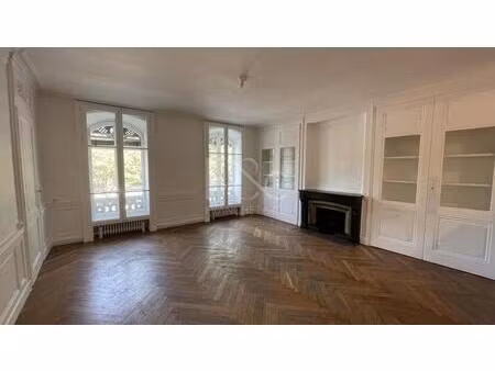 appartement de type 4 - place carnot à lyon 2ème