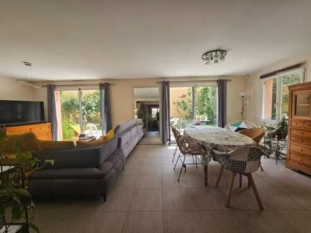 construction de 2009 avec suite parentale au rez-de-chaussée