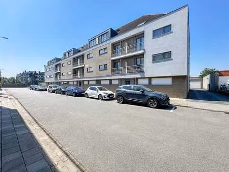 lichtrijk appartement met garagebox aan het station van a...
