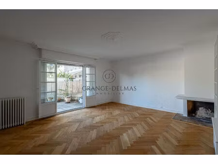 appartement avec terrasse et garage - saint seurin