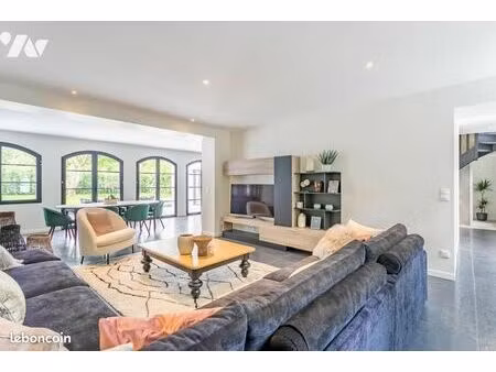 maison 7 pièces 184 m²