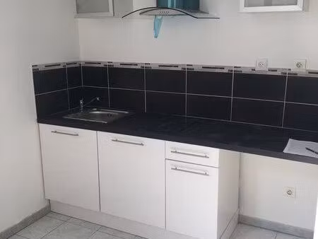 studio 1 pièce 28 m²