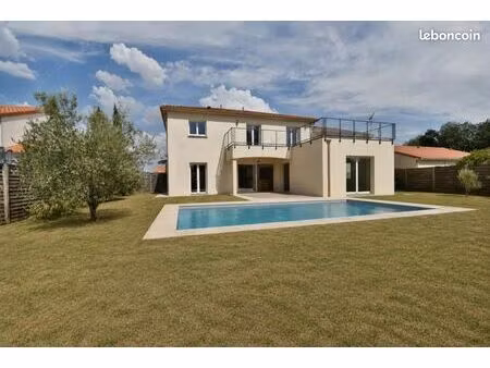 maison 7 pièces 215 m²