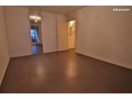 studio 1 pièce 33 m²