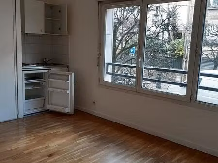 a louer studio 22m² avec balcon parking et cave