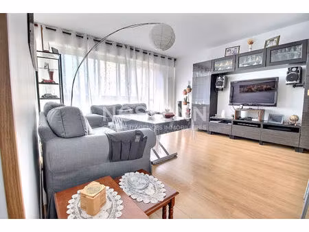 appartement courbevoie 4 pièces 77 m2 dpe c balcon gardien proche écoles transports et com