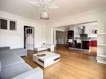 a louer, grand appartement 2 chambres + garage