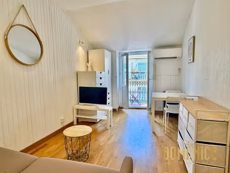nice lepante : studio dernier étage avec balcon parfait état