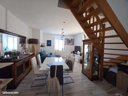 dunières hyper centre, à louer t4/3 chambres en duplex de 82m² + place de parking sécurisé