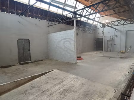 local 125 m2