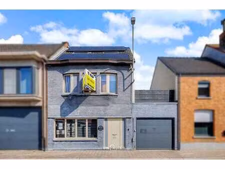 spacieuse maison familiale avec 7 chambres, grand garage et