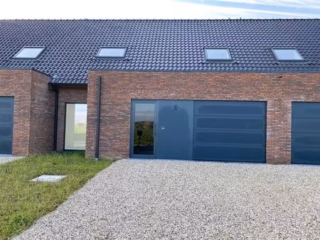 maison à louer à rue du maréchal 39 b pipaix (vbe43518)