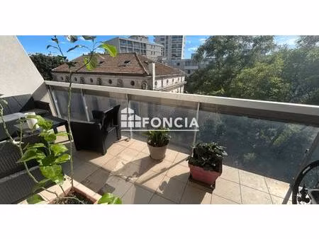 en exclusivité, beau studio avec terrasse quartier préfecture