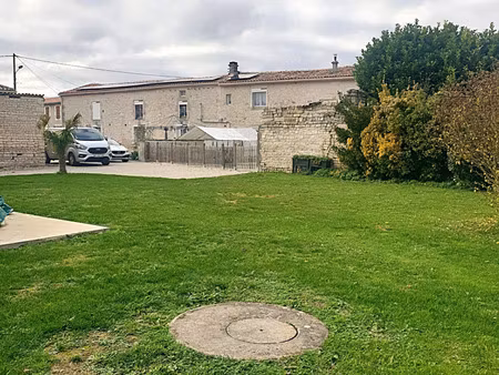 maison à vendre aigre 8 pièce(s) 244m2 41 000€
