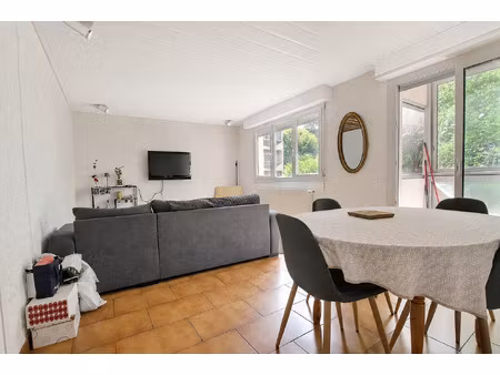 appartement t3 meublé 72 m2 rez-de-chausseé