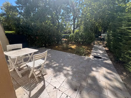 moulins - studio de 35 m² environ avec jardin