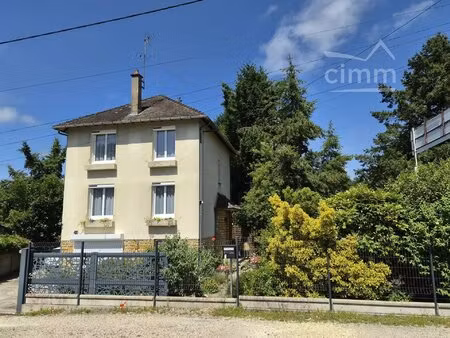 maison 5 pièces dont 3 chambres, 87m² sur terrain de 994m².
