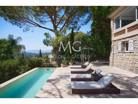 mougins – villa contemporaine rénovée – vue mer – piscine – studio indépendant