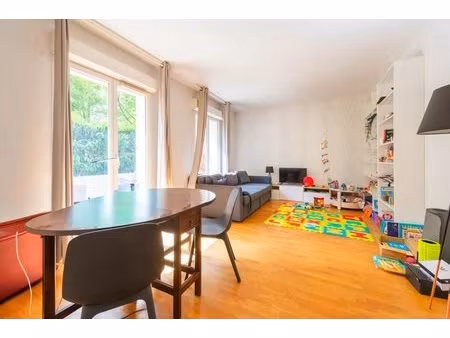 puteaux/ république - appartement 2 pièces de 51m² - 1 terrasse - 1 - parking - 1 cave