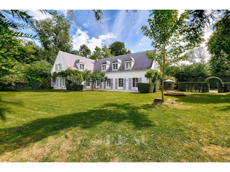 maison de luxe à louer à marnes-la-coquette
