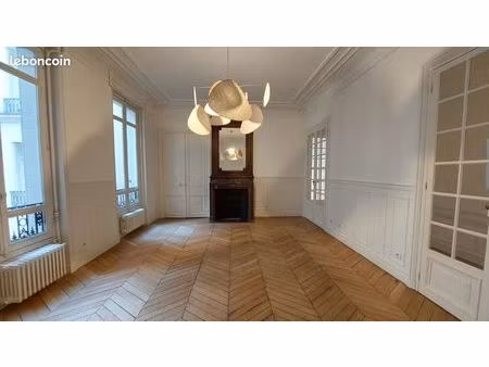 appartement 7 pièces 196 m²