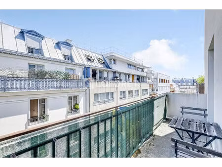 2 pièces avec balcon, étage élevé et ascenseur!