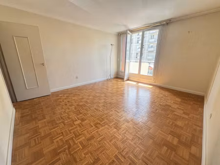 paris 15ème arrondissement - appartement 3 pièces avec balcon