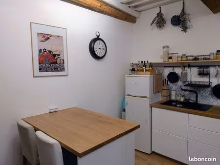 t3 meublé de charme – vieux lyon/saint just – 63 m²