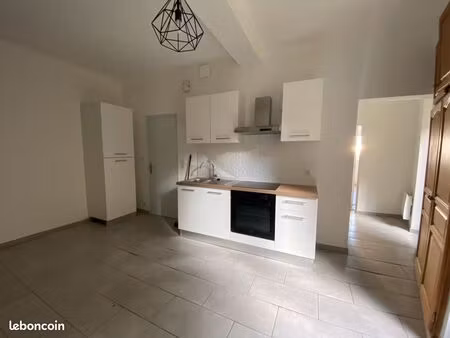 beau t3 avec terrasse privative près de la gare