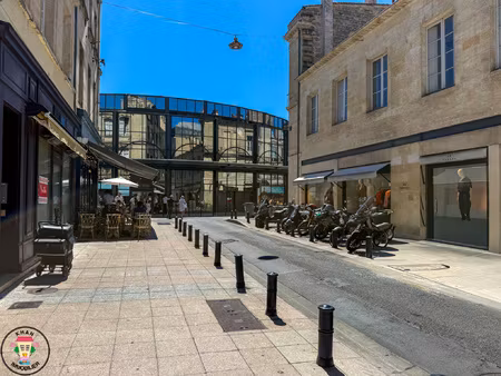 plateau de deux appartements au coeur des grands hommes
