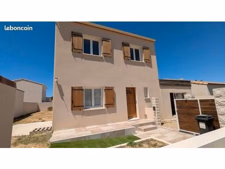 maison contemporaine de 120 m² avec piscine et dépendance