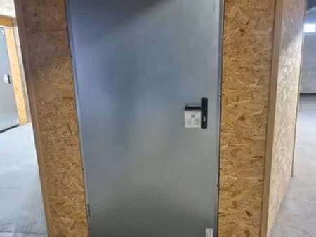 box de stockage sécurisé 8,61 m²