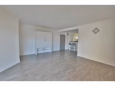 location appartement 4 pièces 100 m² à ajaccio (20000), 1 160 €