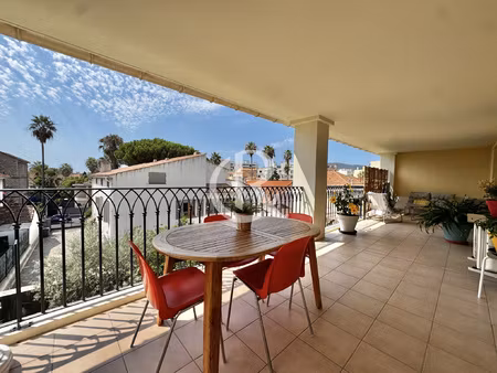 centre - t3 avec grande terrasse de 32 m2