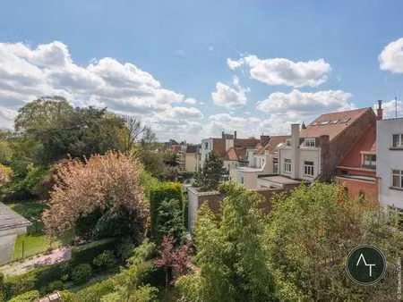 montjoie / app. 1ch (meublé) +/- 73m² avec jardin commun