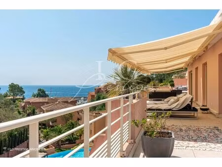 villa sur le toit vue mer avec immense terrasse