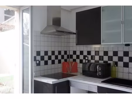 location meublée appartement 1 pièce 35 m² à toulon (83000), 548 €