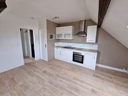 appartement f2 à louer a le plessis-belleville (60330) - parking - libre immédiatement