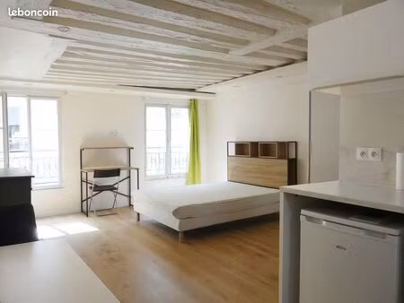 studio 1 pièce 32 m²