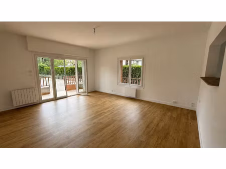 appartement t3 avec terrasse, cave et parking