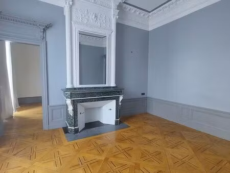 appartement 2 pièces 82 m²